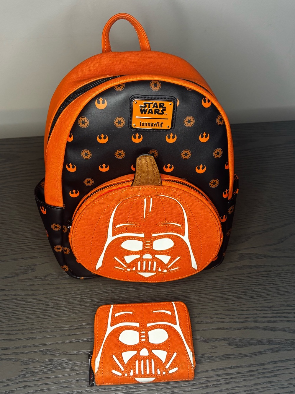Loungefly Disney Glow In The Darkstar Wars Pumpkin Darth Vador Bag And Wallet